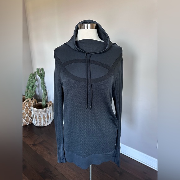 Under Armour Tops - Under Armour Funnel-Neck Pullover Threadborne Heat Gear Running Base Layer Black